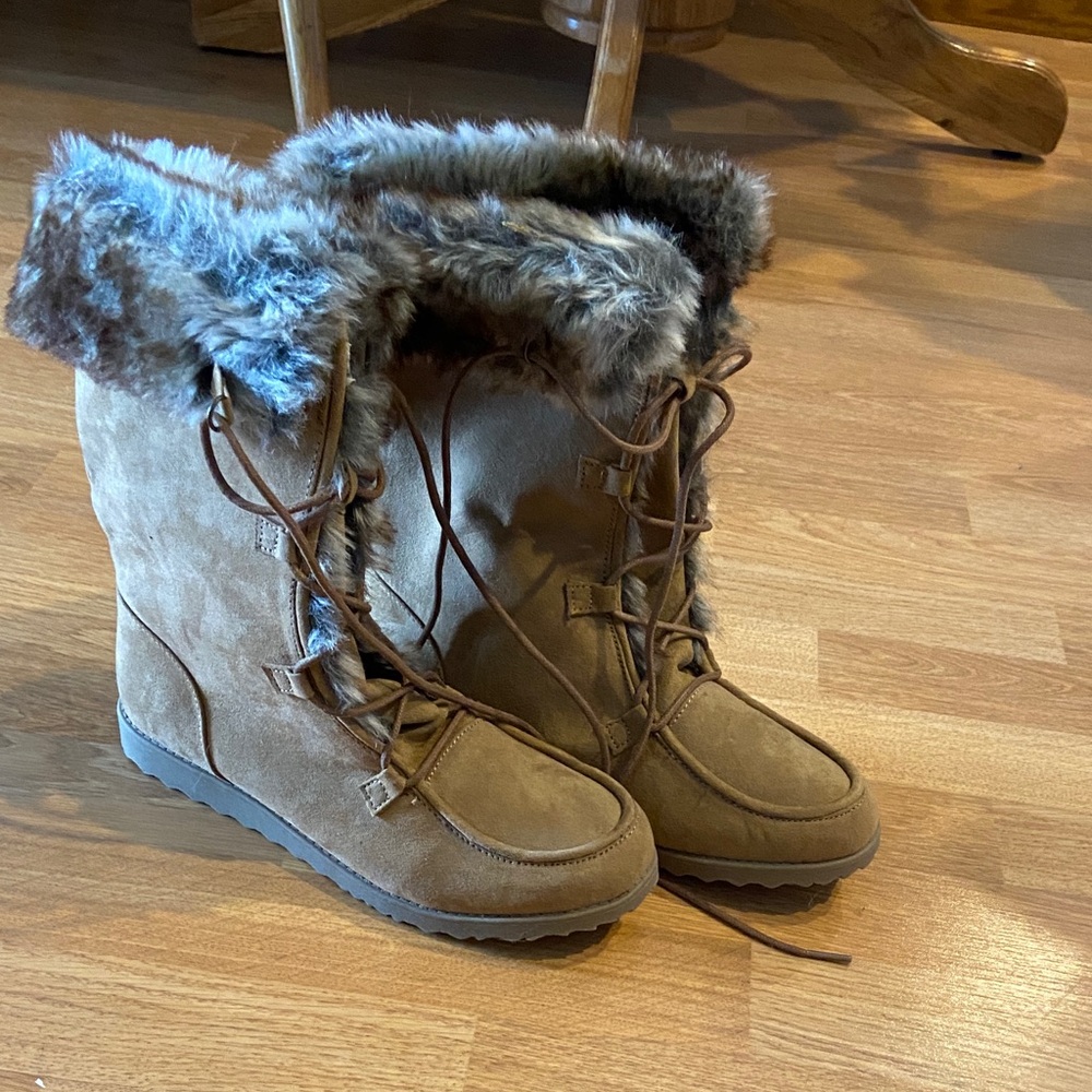 Women's Tan Fur-Lined Boots